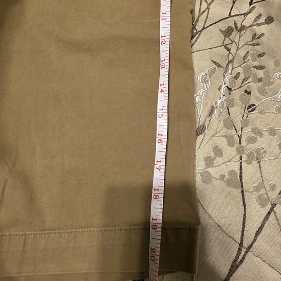 American Eagle shorts 42" waist - Picture 6 of 6